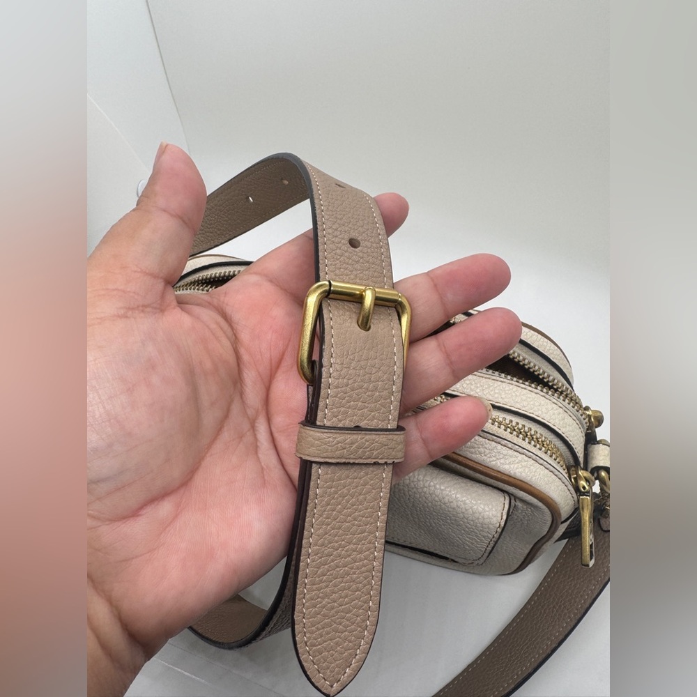 Coach Cream and Tan Crossbody Bag - Picture 14 of 17